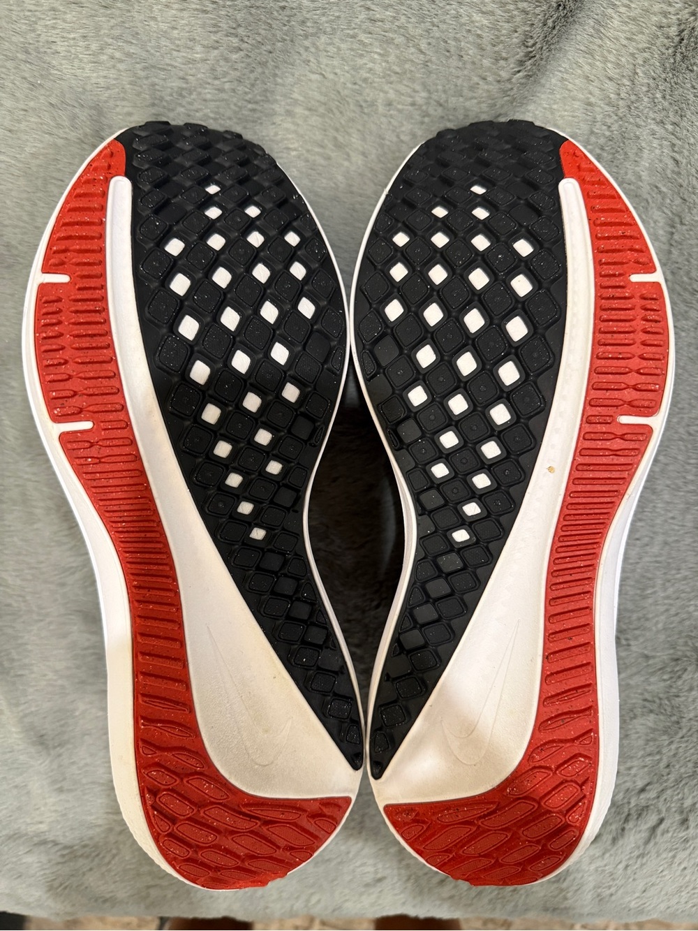 Nike Air Winflo 10 White Black Light Crimson Size 10M DV4022-100 Clean No Box - Picture 6 of 9